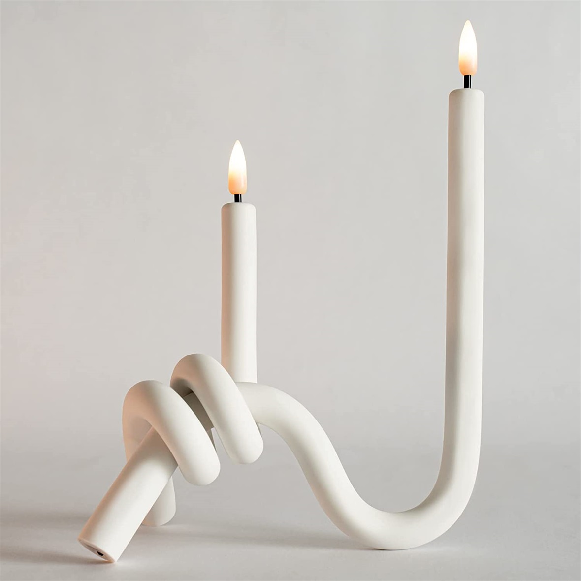 Yongmao Flameless Taper Candles Twisted Rechargeable LED Electric Fake Flickering Candles for Home Wedding Party Christmas Decoration (2Pcs, White)